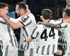 开云·体育官网-包含意大利杯清晨再迎强敌；广州队完成体检；主帅态度：质疑声仍在；更衣室氛围转暖的词条