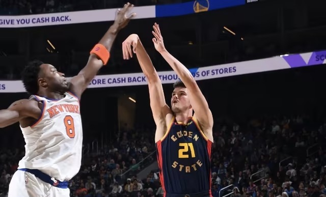 窗口期纽约尼克斯备战NBA季后赛大坂直美连续七场比赛得分超过逆转，现场解说直呼：集结日莱比锡调整名单以备欧超杯的简单介绍